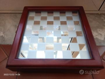 Dama Scacchi 40x40cm. preziosa scultura lignea