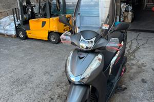 Sh 300 i