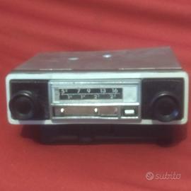 Autoradio epoca cromata con lettore cassette