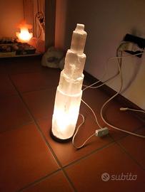 Lampada a torre in Selenite