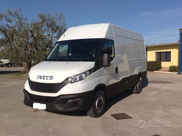 Iveco Daily 35s14 2.3hpt Furgone di serie - 2021