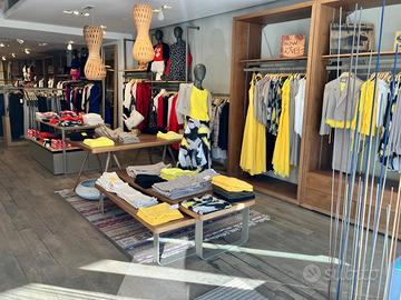 Splendido arredamento per abbigliamento