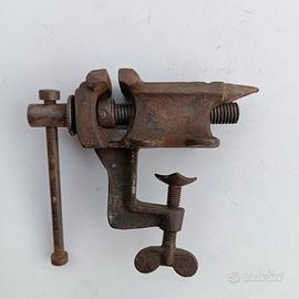PICCOLA MORSA DA BANCO VINTAGE CON INCUDINE CONICA