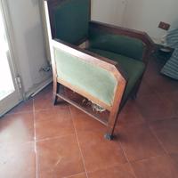 Poltroncina in legno