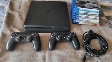 PlayStation 4 con  5 giochi