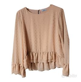 blusa con fantasia maniche lunghe con balze 