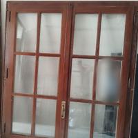 Finestra in legno di pregevole qualità