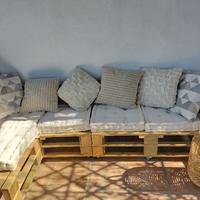 Divano da esterno in Pallet con cuscini