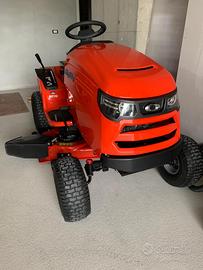 Trattorino rasaerba da giardino