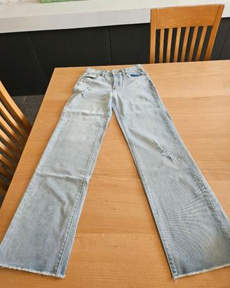 Jeans Levi's per ragazza, con un lavaggio chiaro