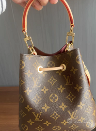 Pratica e carina borsa a secchiello BB✨