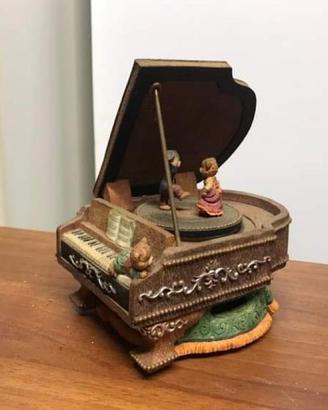 Clarion a forma di pianoforte a giradischi