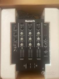 mixer numark M4