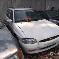 Ford Escort Station Wagon Demolita - Per Ricambi