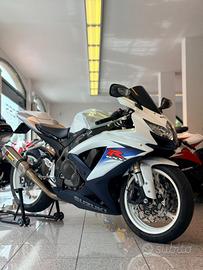 SUZUKI GSX R 600 PATENTE A2 SCARICO AKRAPOVIC FINA