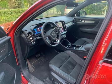 Volvo XC40 Plus Dark Edition