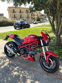 Ducati Monster 695