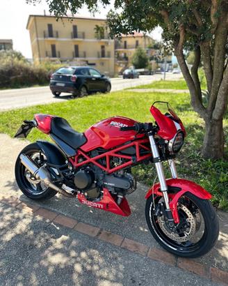 Ducati Monster 695