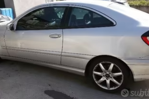Mercedes Coupe 220cdi e 2.0 benzina compressor