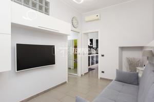 3 LOCALI RISTRUTTURATO CON BALCONE