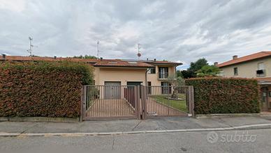 Open-space con giardino a Gallarate