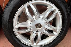 Cerchi in lega con gomme 80%