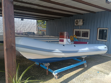 Gommone bat460 tubolari nuovi tappezzeria nuova