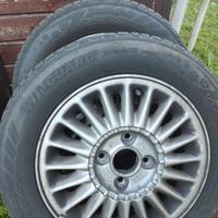  4 cerchi e 4 gomme invernali  195/60 R15 