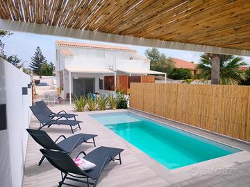 10 mt dal mare_Eleganti Ville con piscina