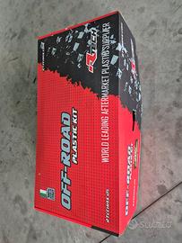 yamaha yz 125/ 250 2 tempi kit plastiche 