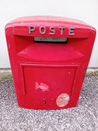 Cassetta postale dismessa