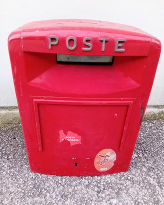 Cassetta postale dismessa