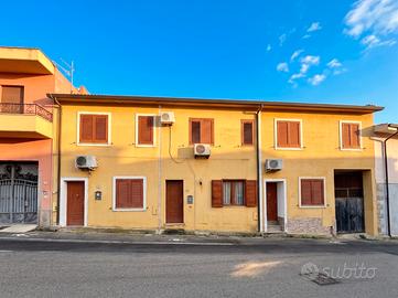 Villa a schiera centrale con giardino