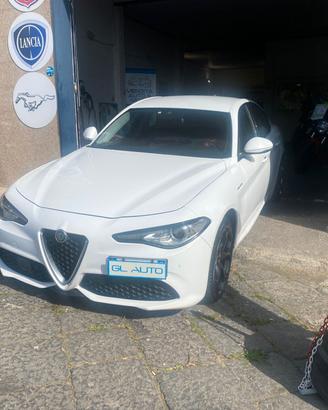 Alfa Romeo Giulia 2.2 Turbodiesel 210 CV AT8 AWD Q