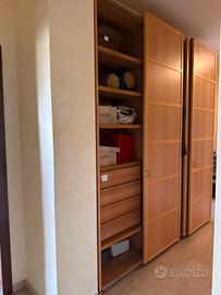 Armadio tre ante