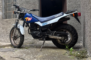 Moto Yamaha TW 200
