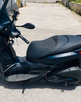 Beverly 300 s