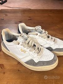 Sneakers Gas