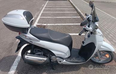 Honda SH 300i 2009 – 47.000 km – gomme nuove