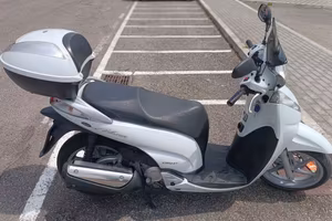 Honda SH 300i 2009 – 47.000 km – gomme nuove