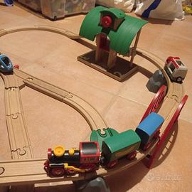 Pista per trenini in legno
