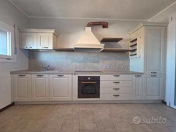 Cucina praticamente nuova
