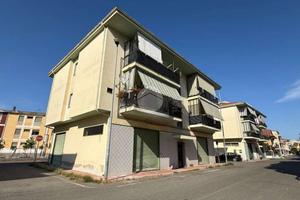 4 LOCALI A CORIGLIANO-ROSSANO