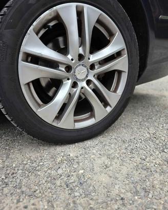 Cerchi e gomme invernale mercedes