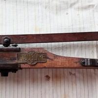 tappatrice da tavolo " la sublime " rovere e ferro