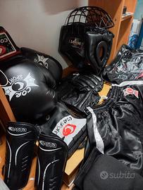 attrezzatura  di protezione jkd boxe arti marziali