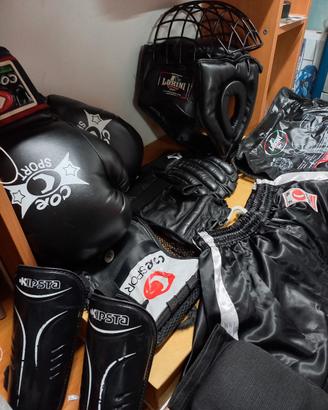 Attrezzatura  di protezione jkd boxe arti marziali