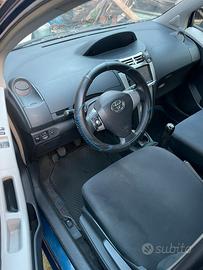 Toyota yaris d4d manuale