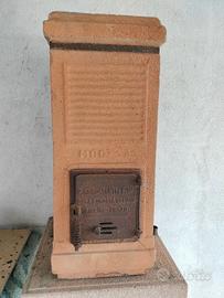stufa antica in terracotta 