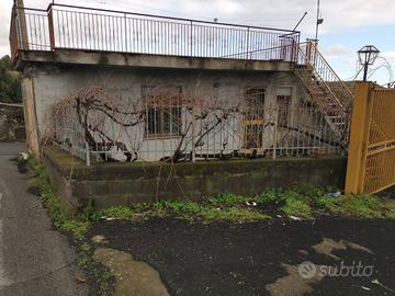 Casa indipendente di 80 m² con 4 locali e box auto